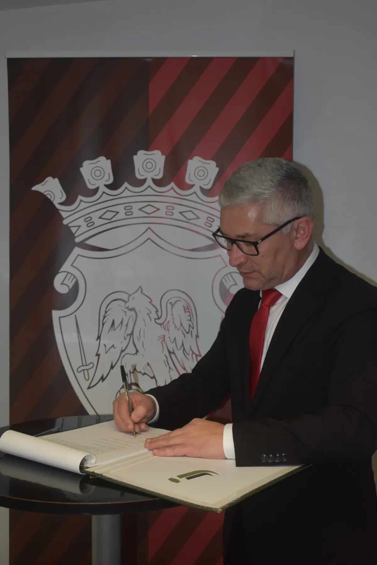 Imagem de contexto do artigo José António Reis empossado como presidente do Penafiel