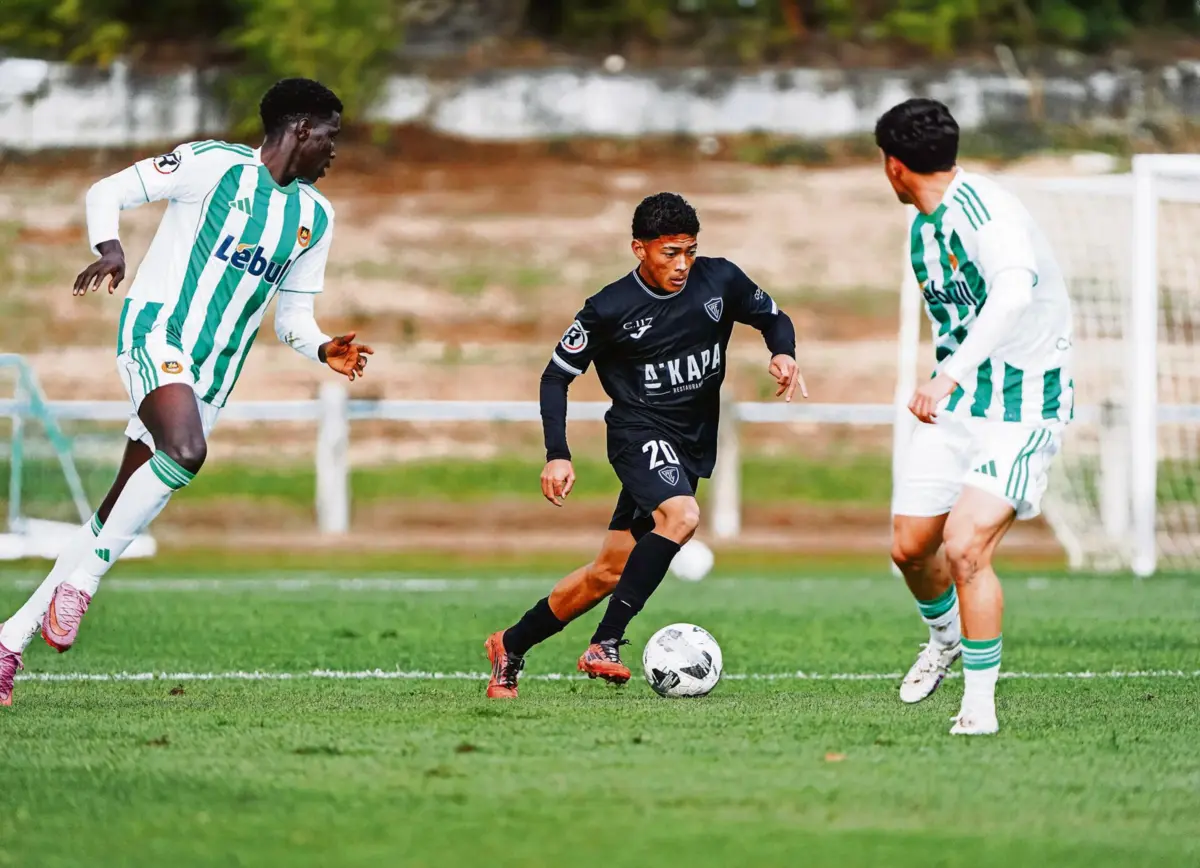 Krystian Cubas, médio de 19 anos, cumpre a segunda temporada ao serviço do Académico de Viseu