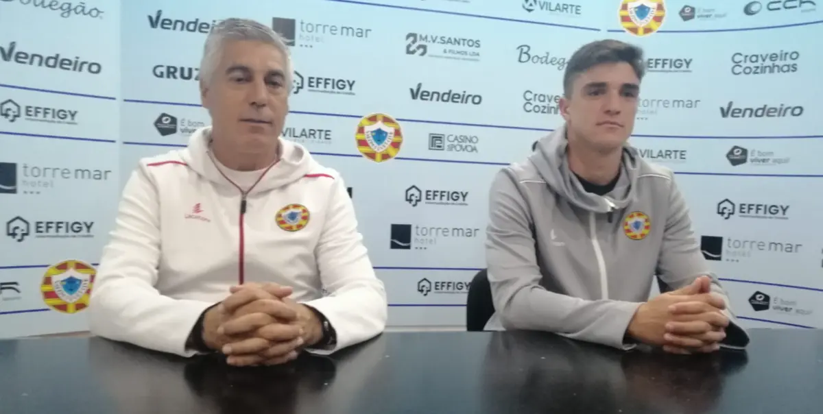 Vítor Paneira e o central Lourenço Henriques