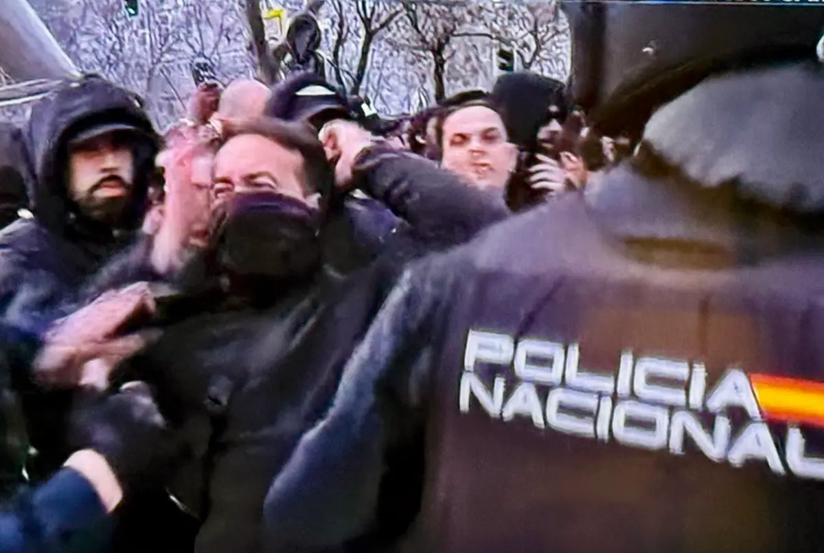 Imagem de contexto do artigo Confrontos entre polícia e adeptos do Benfica em Madrid. Veja as imagens