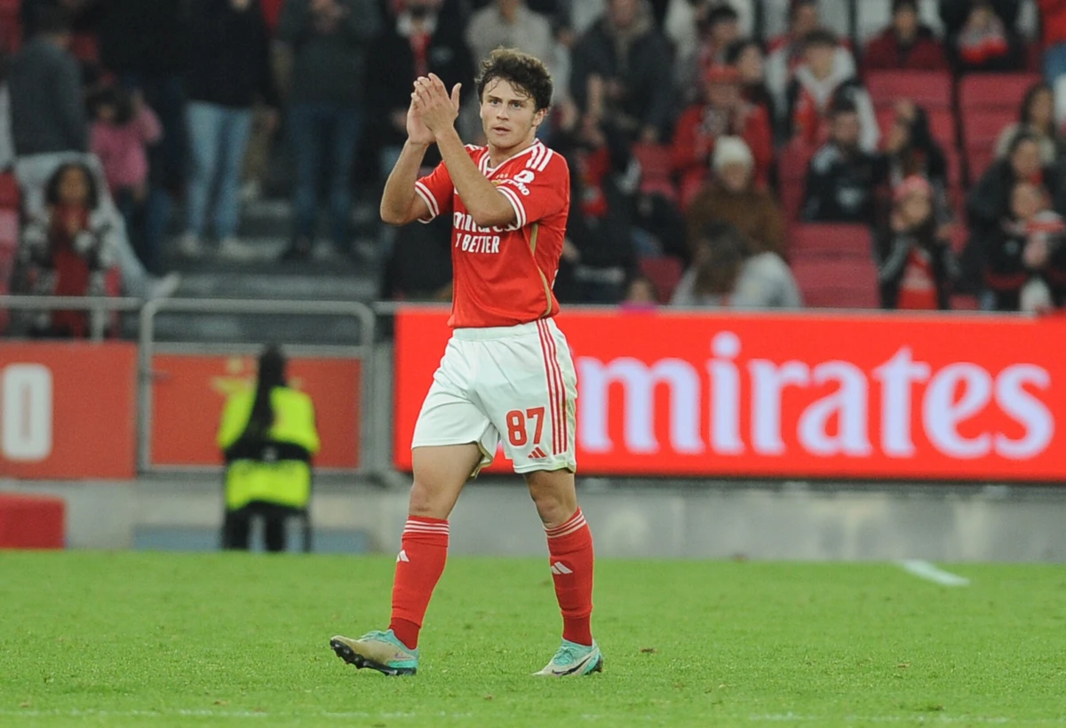 Imagem de contexto do artigo João Neves, um ex-Benfica e mais: o onze ideal criado para o Manchester United