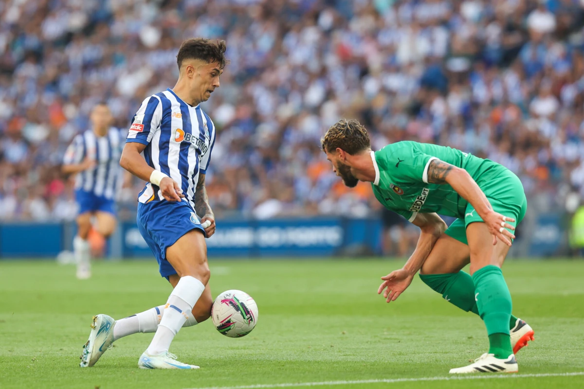 Imagem de contexto do artigo FC Porto: Valência estará perto de fechar empréstimo de Iván Jaime