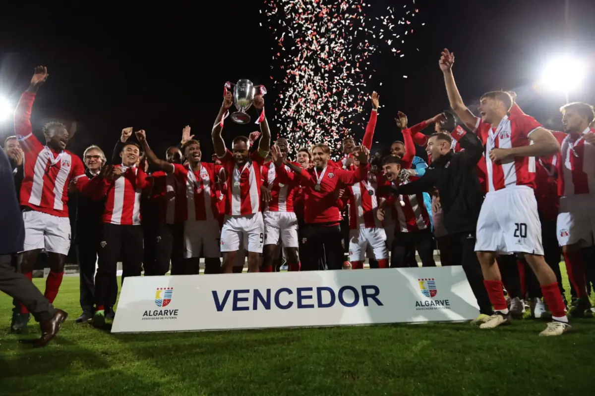 Imagem de contexto do artigo Louletano goleia Padernense e conquista Supertaça do Algarve