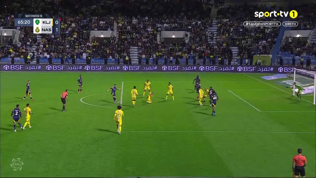 Imagem de contexto do artigo Calcanhar de Otávio para golo de Ronaldo: Al Nassr na frente contra o Al Khaleej