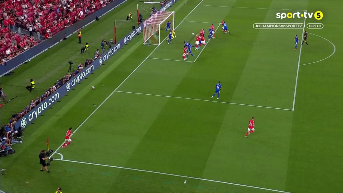 Imagem de contexto do artigo Enzo Barrenechea estreia-se a marcar pelo Benfica frente ao Qarabag