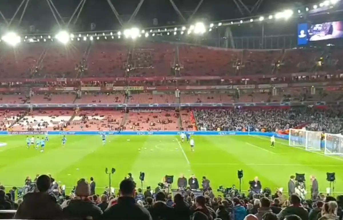 Imagem de contexto do artigo Aquecimento do FC Porto destaca forte apoio portista no Emirates Stadium