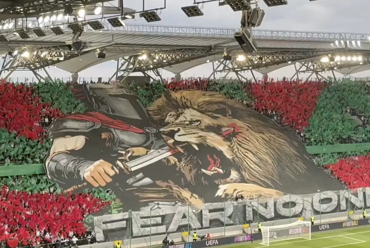 Imagem de contexto do artigo "Não temas ninguém": a coreografia dos adeptos do Legia antes do jogo com o Chelsea