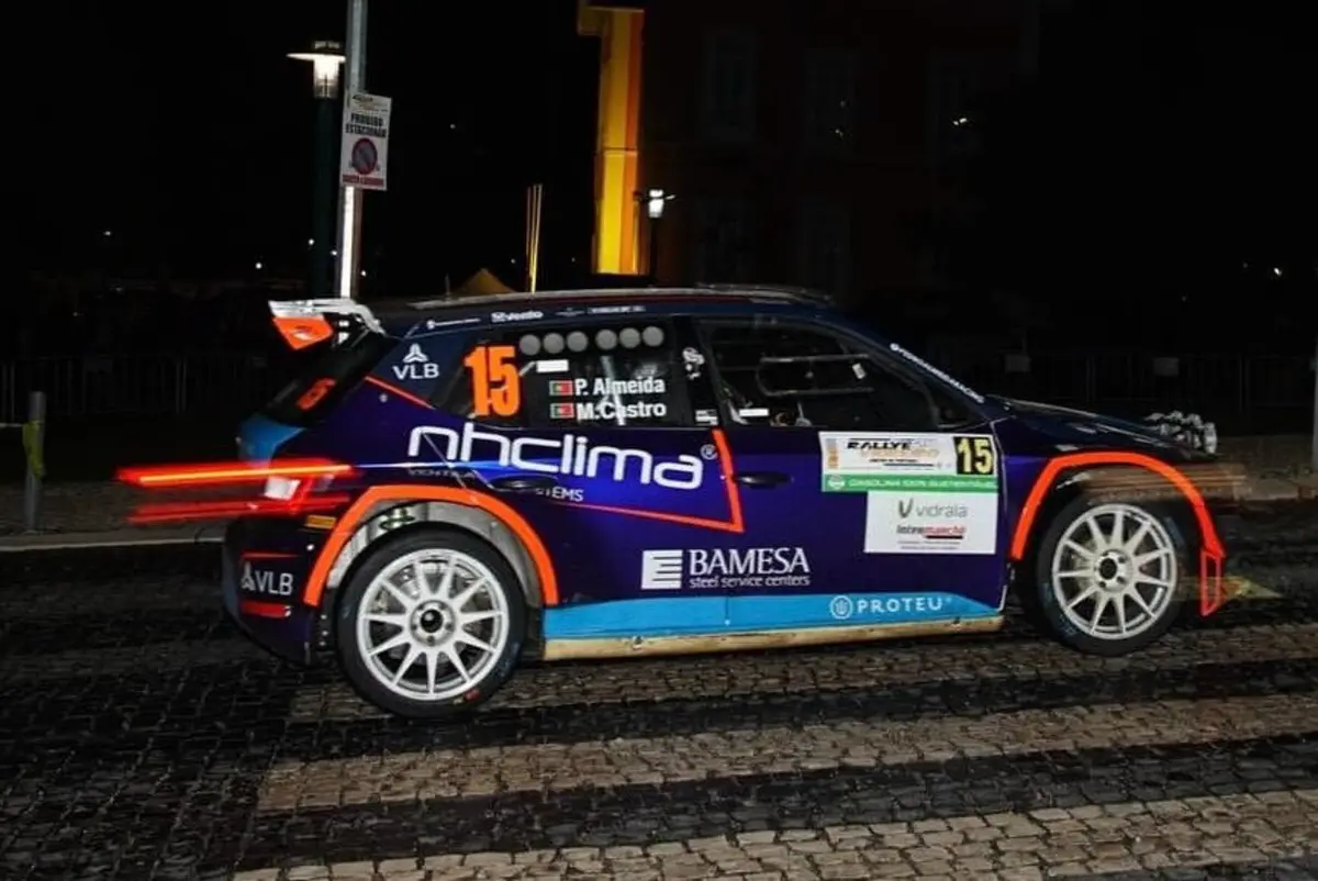 Imagem de contexto do artigo Penalização a Kris Meeke coloca Pedro Almeida na liderança do Rali Vidreiro