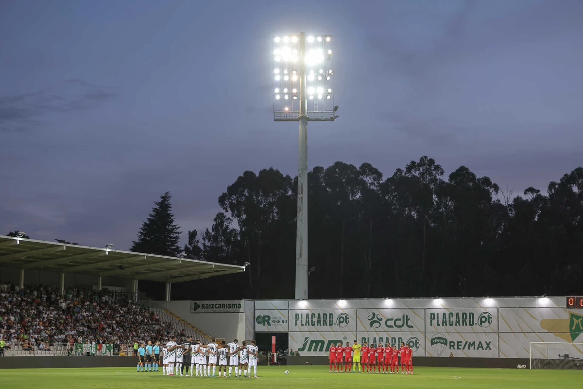 Imagem de contexto do artigo Futebol em sinal aberto de regresso a Portugal: TVI e Moreirense assinam acordo