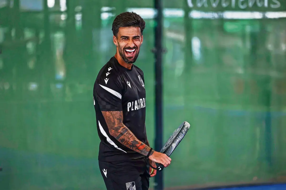 Tiago Silva, 32 anos, fez a melhor época da carreira em 2024/25 (créditos: Vitória SC)