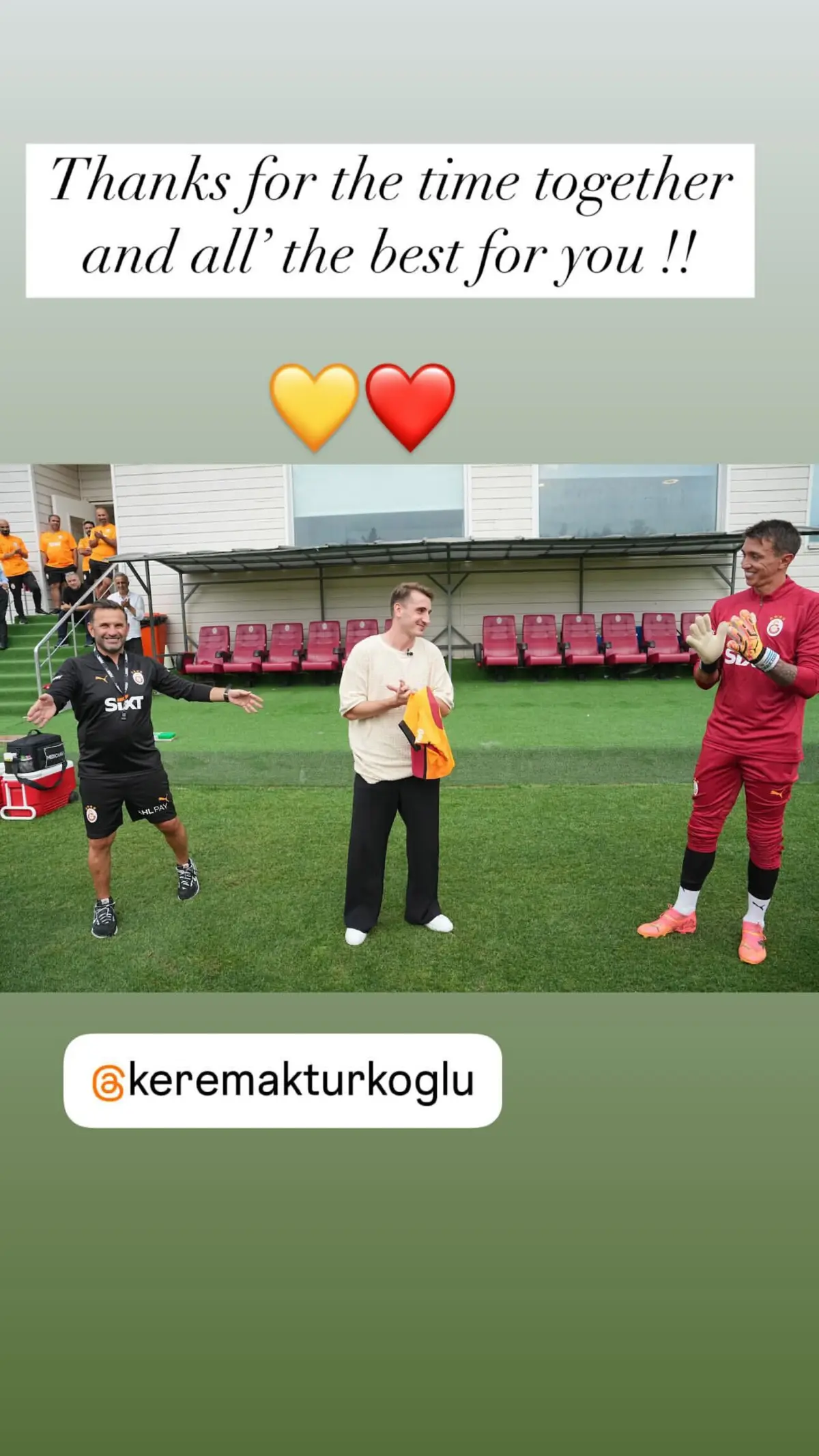 Imagem de contexto do artigo Após o hat-trick, Akturkoglu foi despedir-se dos ex-colegas do Galatasaray. Veja as imagens
