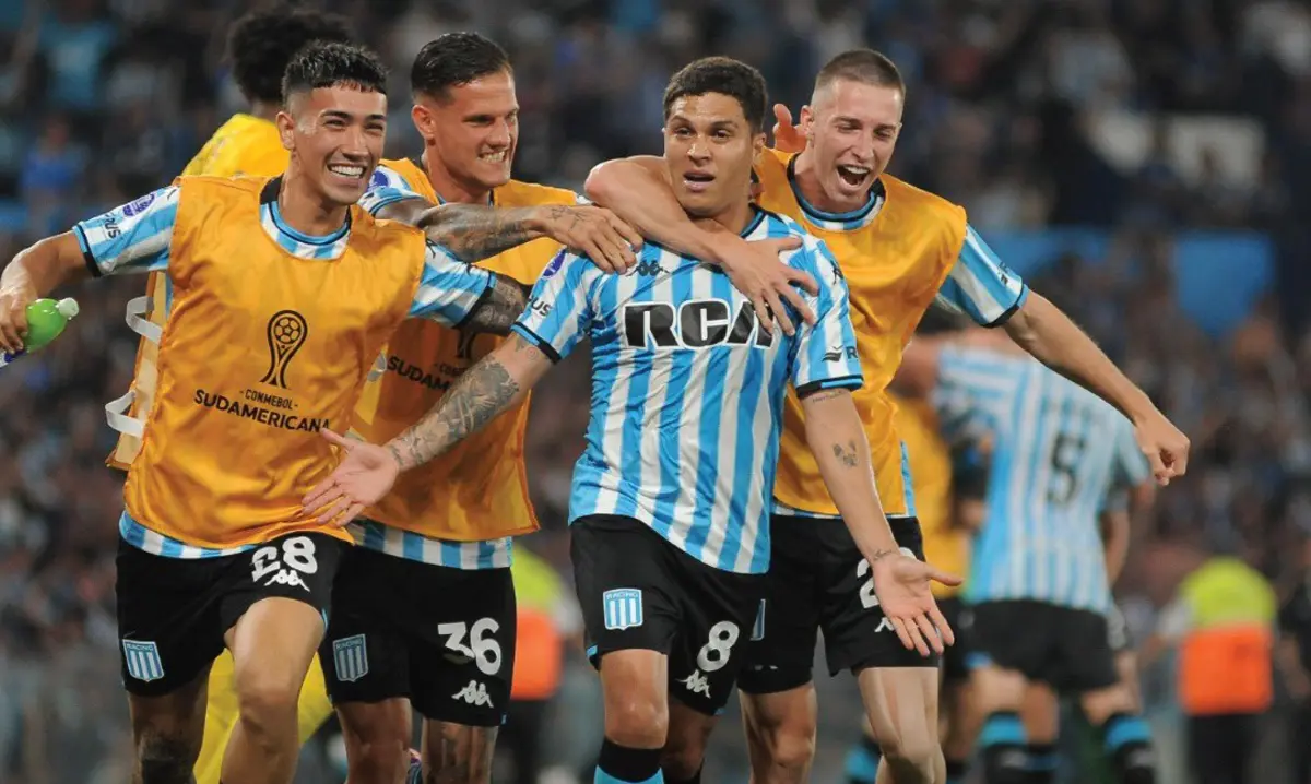 Imagem de contexto do artigo Com dois golos de ex-FC Porto, Racing chega à final da Taça Sul-Americana