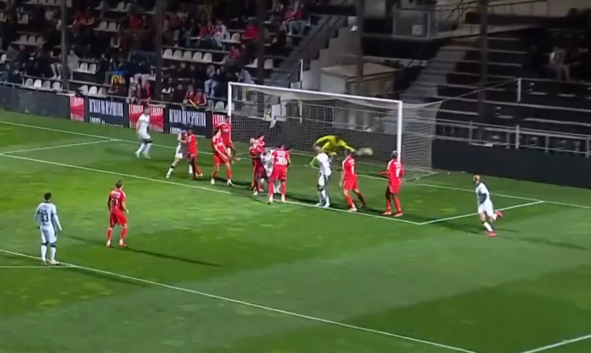 Imagem de contexto do artigo Tomané coloca Farense a vencer o Benfica: veja aqui o golo