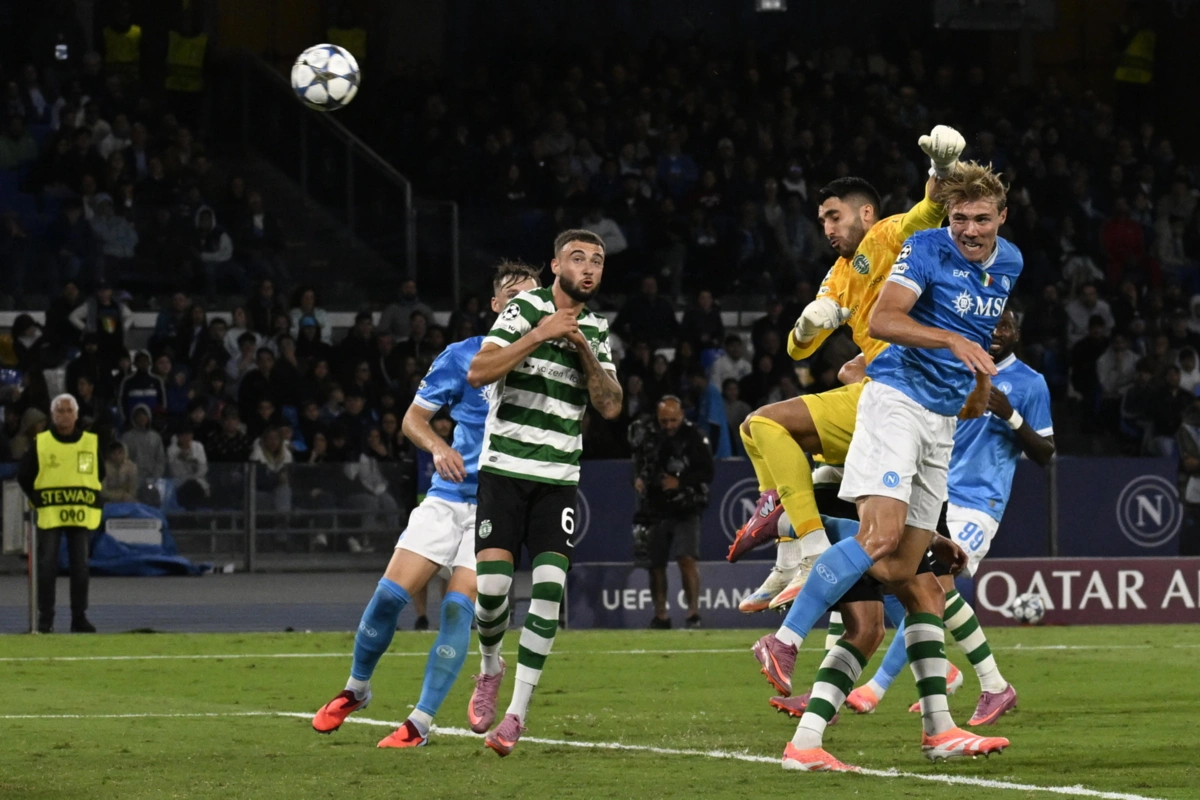 Sporting perdeu em Nápoles, a 1 de outubro