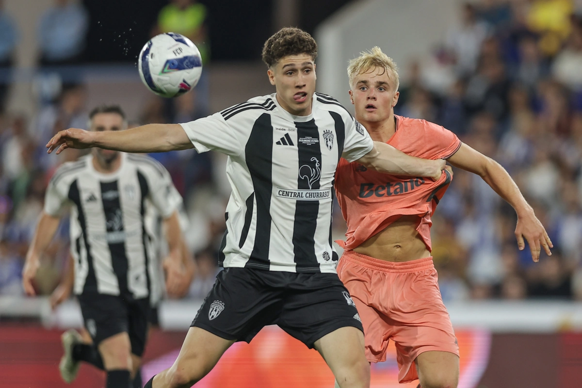 Victor Froholdt frente ao Celoricense