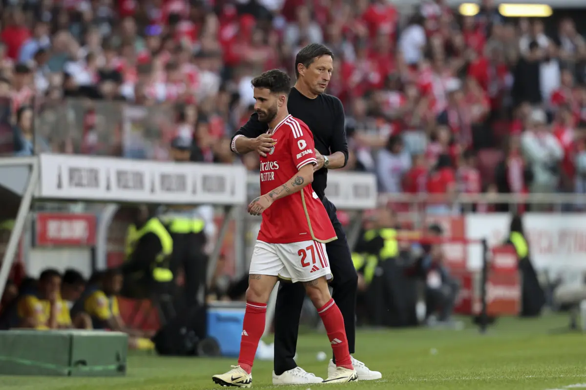 Rafa com Roger Schmidt (Créditos: Pedro Rocha/Global Imagens)