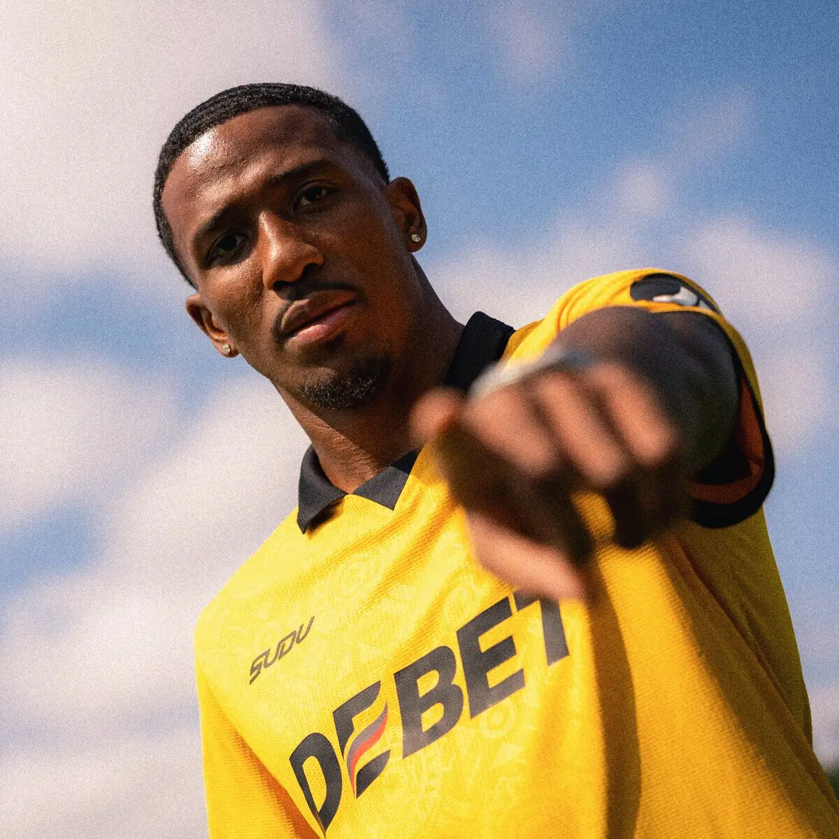 Imagem de contexto do artigo Reforço para Vítor Pereira: Wolverhampton contrata Jackson Tchatchoua