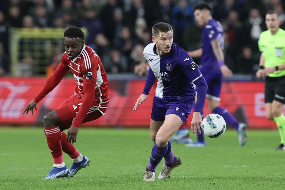Anderlecht-Standard Liège (créditos: AFP)