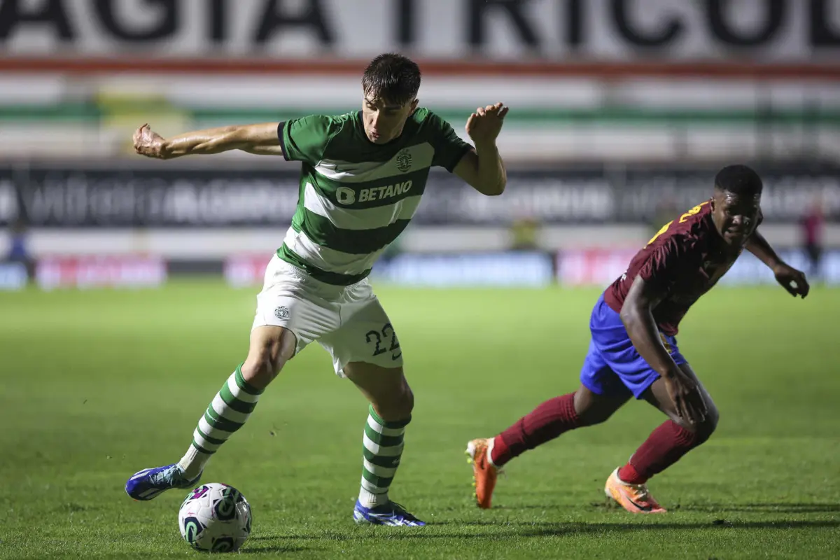 Imagem de contexto do artigo Fresneda reagiu com um "emoji" durante o V. Guimarães-Sporting