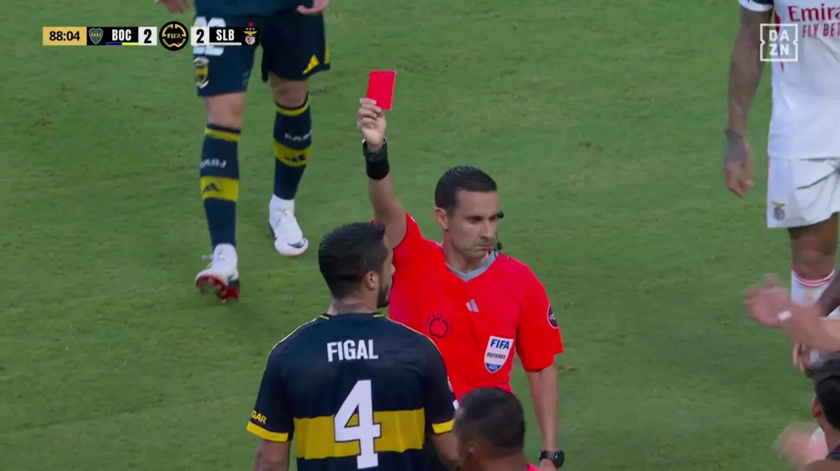 Imagem de contexto do artigo FIFA com mão pesada para Figal e Ander Herrera, expulsos contra o Benfica