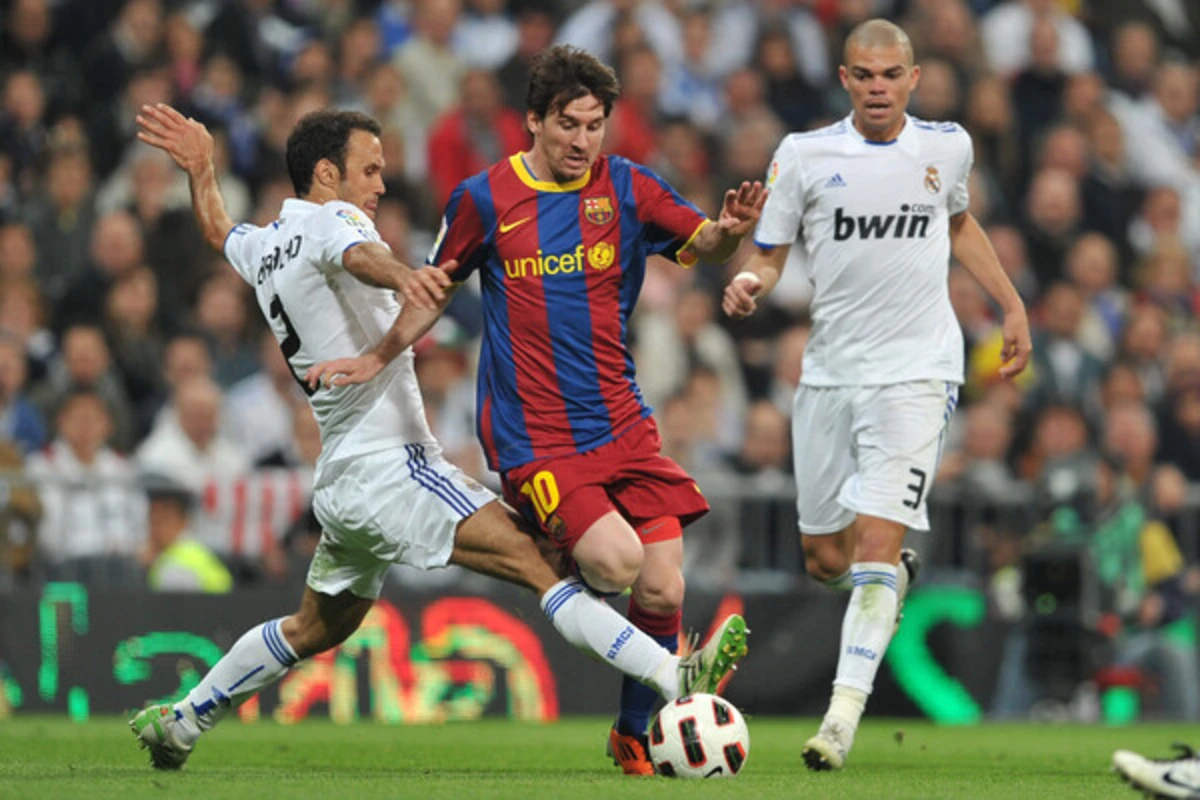 Ricardo Carvalho e Pepe, quando jogavam no Real Madrid