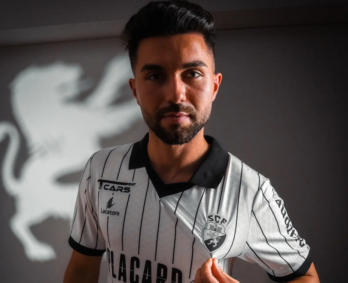 Imagem de contexto do artigo Internacional macedónio no Farense: "Futebol português sempre me atraiu muito"