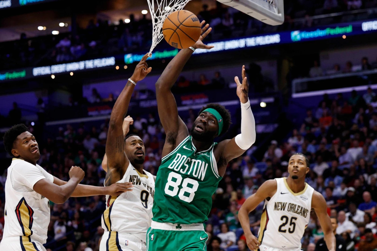 Neemias Queta em ação