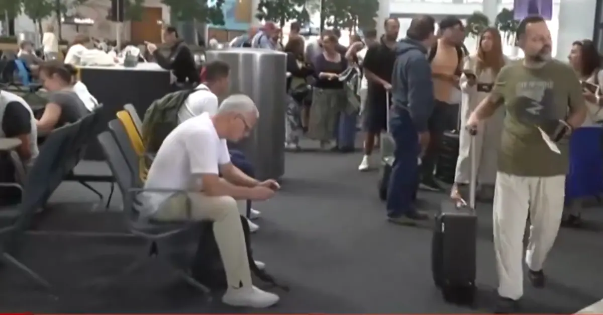 Imagem de contexto do artigo As imagens do adeus de Mourinho à Turquia após deixar o Fenerbahçe