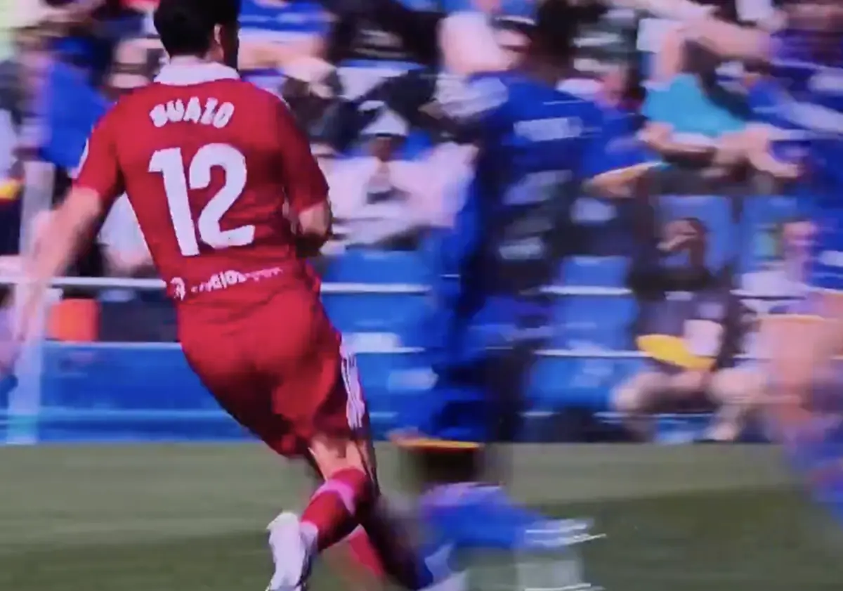 Imagem de contexto do artigo Djené viu vermelho direto por esta entrada muito dura no Getafe-Sevilha