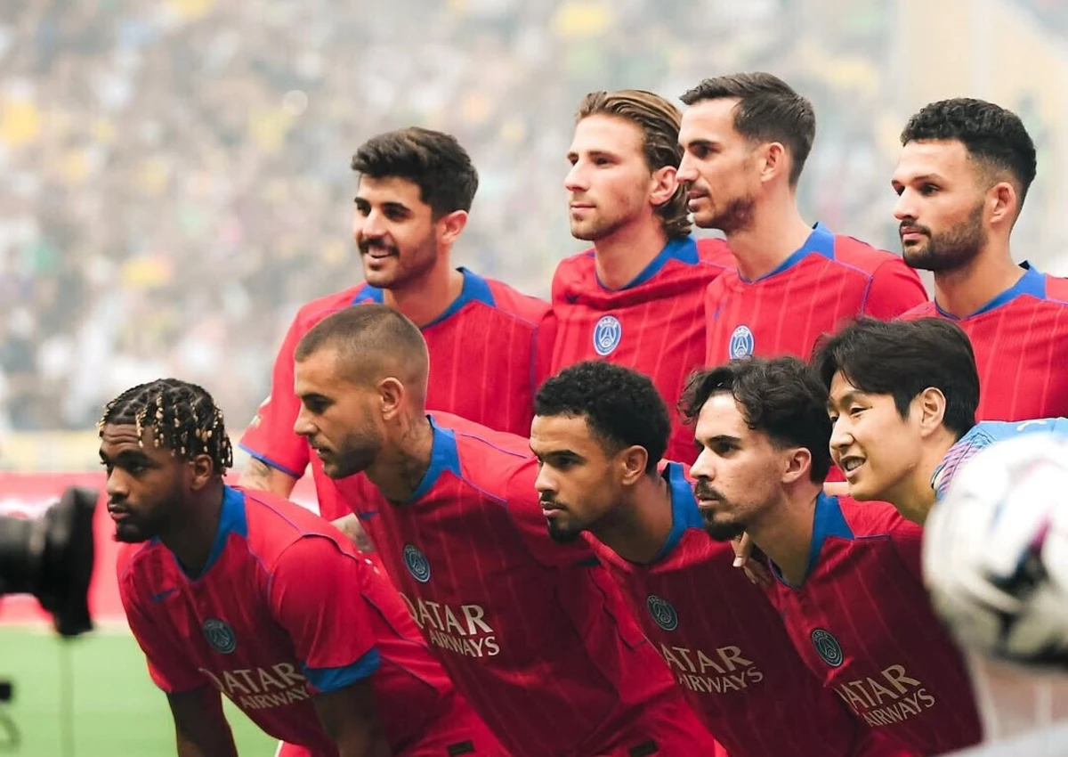 Zabarnyi, segundo a contar da ponta esquerda de cima (créditos: Instagram)