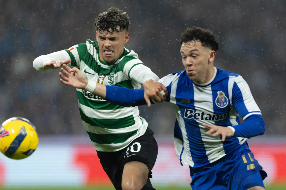 Imagem de contexto do artigo DIRETO | FC Porto-Sporting AO MINUTO e com relato na TSF