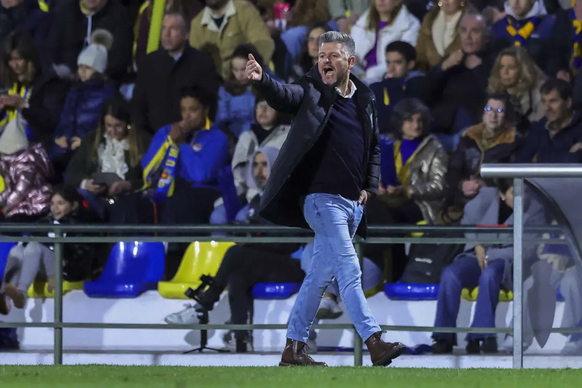 Imagem de contexto do artigo "Benfica? Se tivermos de defender com sete em linha, defendemos"