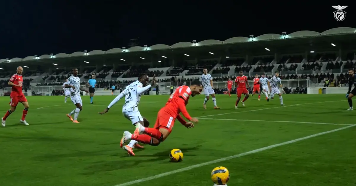 Imagem de contexto do artigo Mourinho pediu penálti e Benfica mostra imagens do lance com Pavlidis