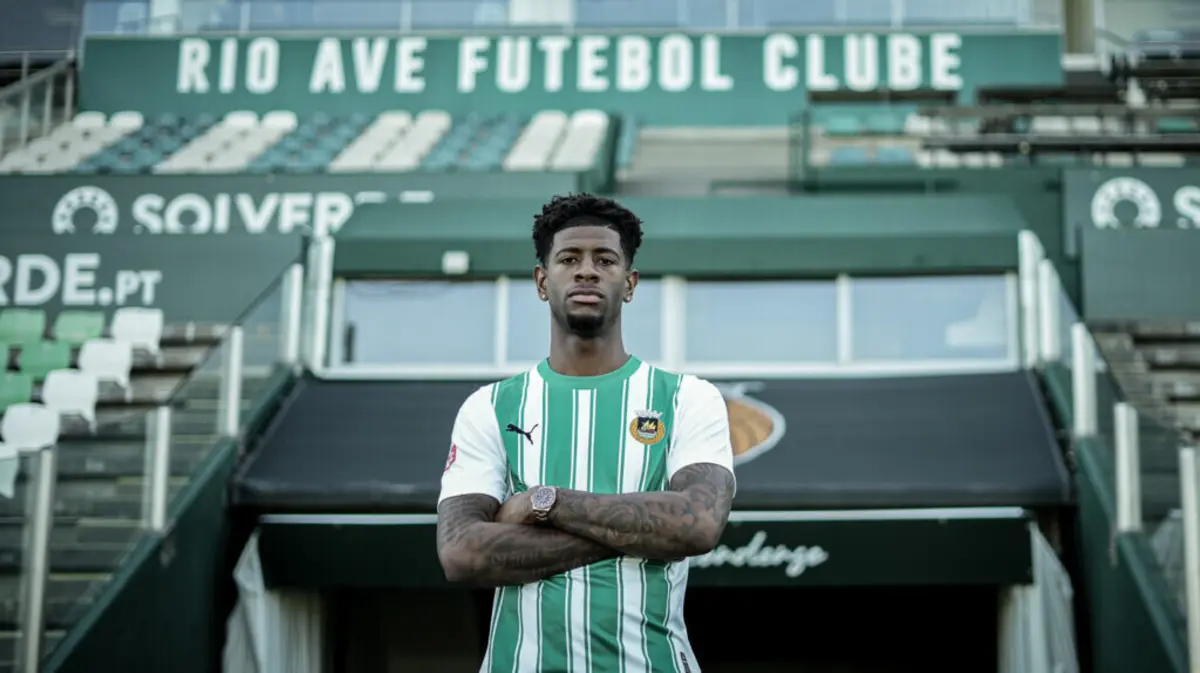 O defesa-central Jonathan Panzo foi anunciado como reforço do Rio Ave (créditos: Rio Ave FC)