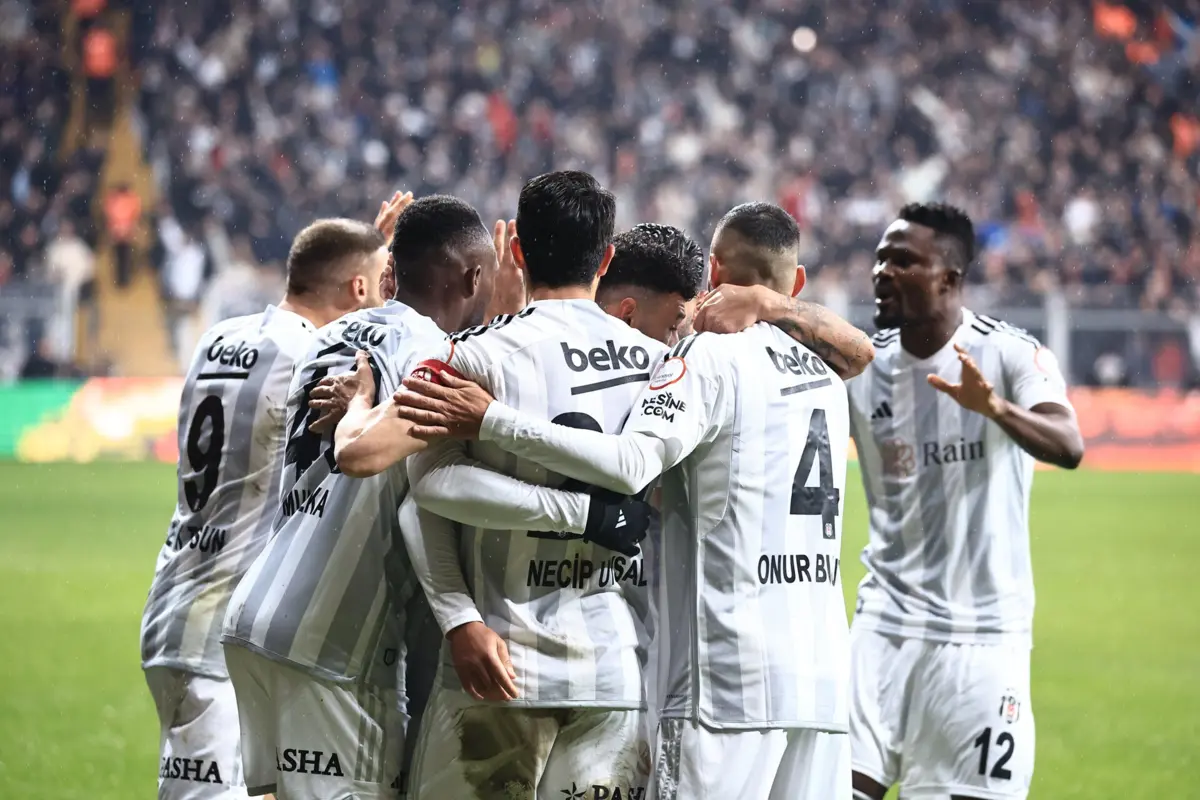 Imagem de contexto do artigo Avançado ex-FC Porto e defesa ex-Sporting afastados do plantel do Besiktas