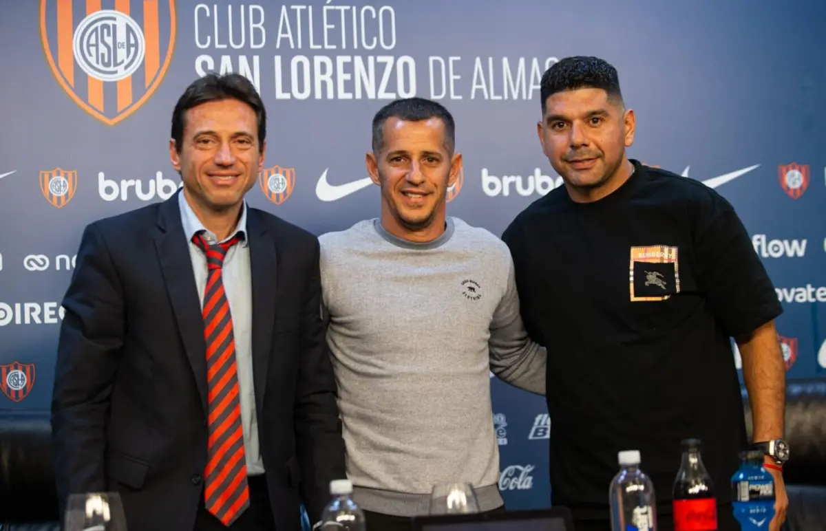 Leandro Romagnoli, ao centro