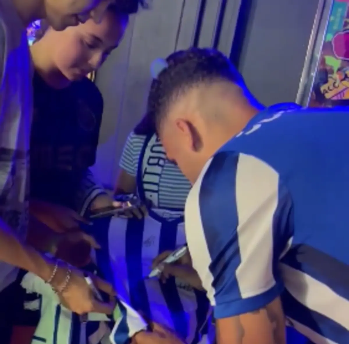 Imagem de contexto do artigo FC Porto convida avós e netos para sessão de fotografias com os jogadores