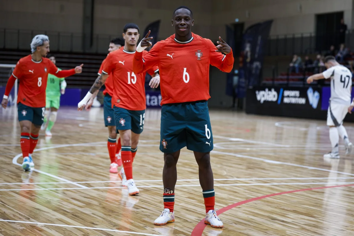 Imagem de contexto do artigo Seleção portuguesa de futsal volta a vencer na Letónia na preparação para o Europeu