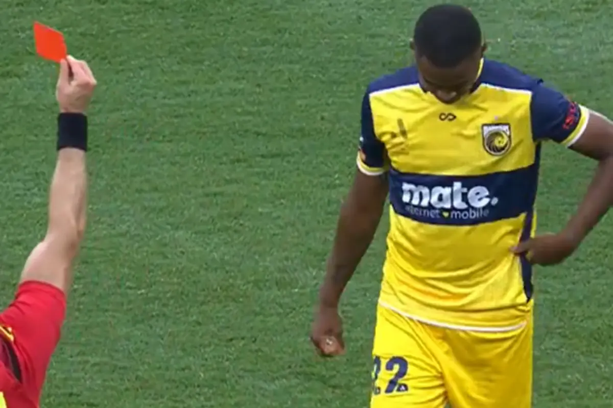 Imagem de contexto do artigo Jogador do Portimonense é expulso após 24 segundos em campo. Veja o lance