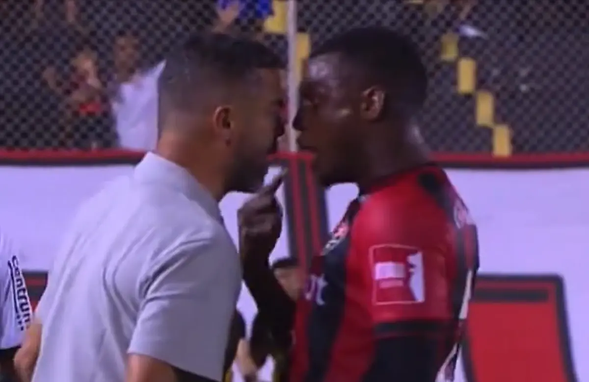 Imagem de contexto do artigo Botafogo venceu, mas Artur Jorge teve aceso bate-boca com adversário