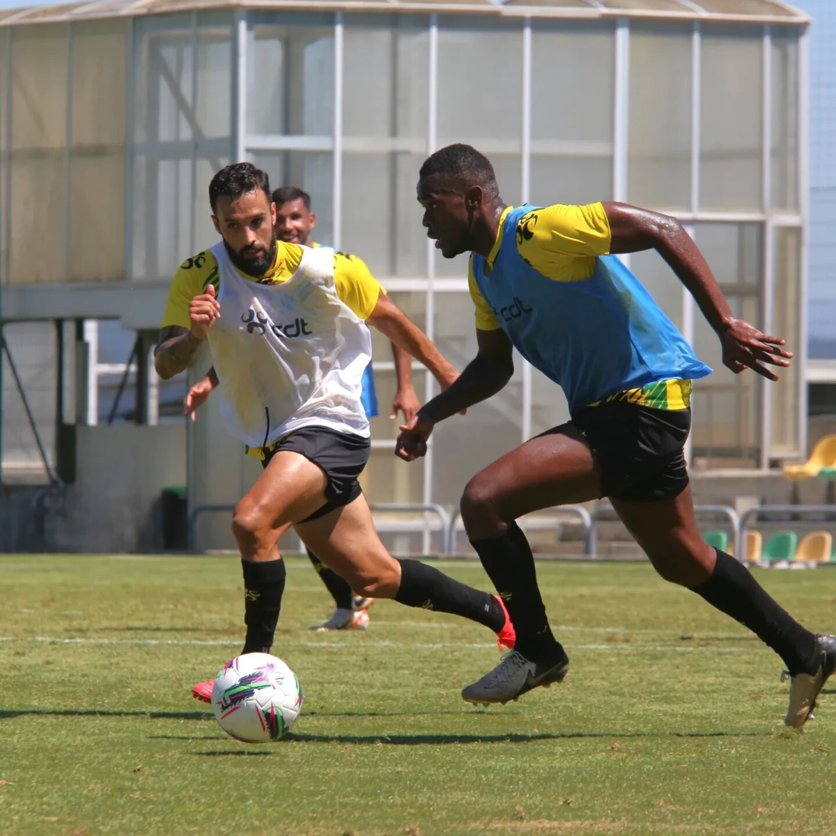 Sithole (Créditos: CD Tondela)