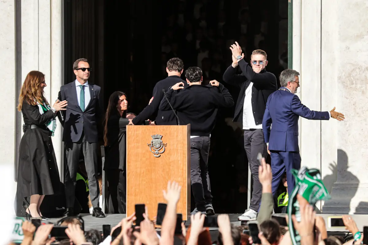 Frederico Varandas e Gyokeres na receção na Câmara de Lisboa após o bicampeonato (Créditos: Mário Vasa)