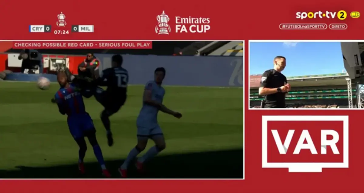 Imagem de contexto do artigo Federação inglesa pede sanção mais severa para guarda-redes que fez entrada violenta sobre Mateta