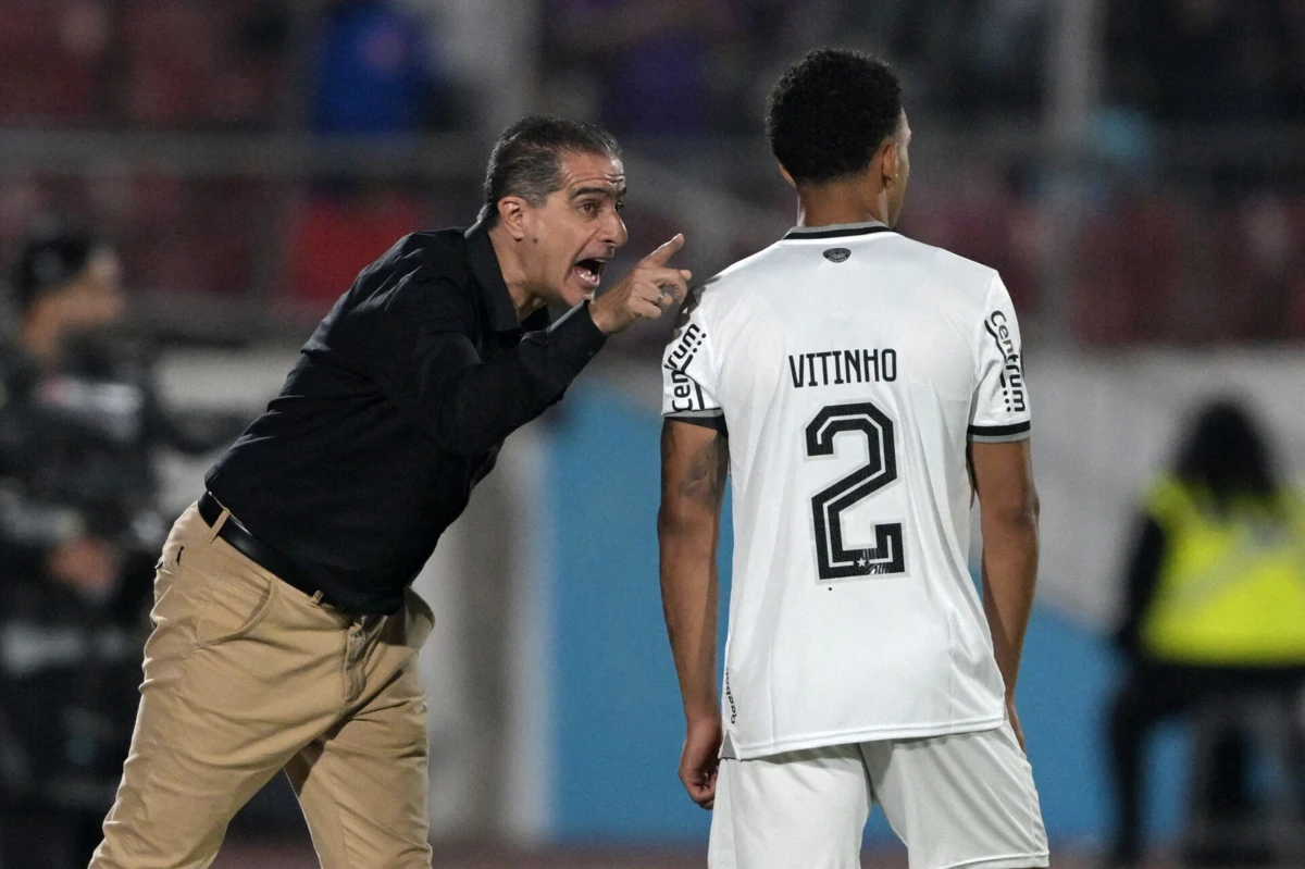 Imagem de contexto do artigo Figura do Botafogo defende Renato Paiva: "Faz como o Artur Jorge fazia"