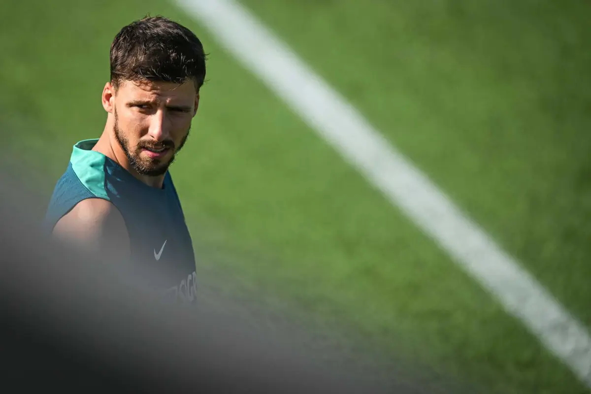 Rúben Dias (Créditos: PATRICIA DE MELO MOREIRA / AFP)