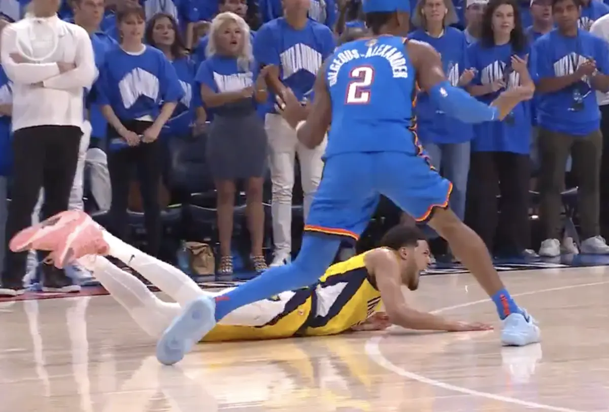 Imagem de contexto do artigo Lesão no Aquiles tirou Tyrese Haliburton do jogo 7 da final da NBA. Assista ao momento