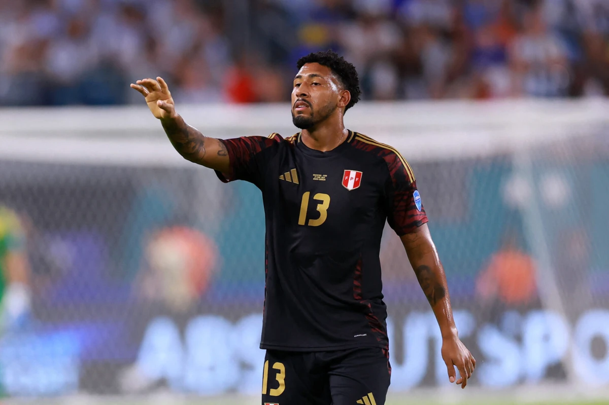 Jesús Castillo é internacional peruano (Créditos: AFP)