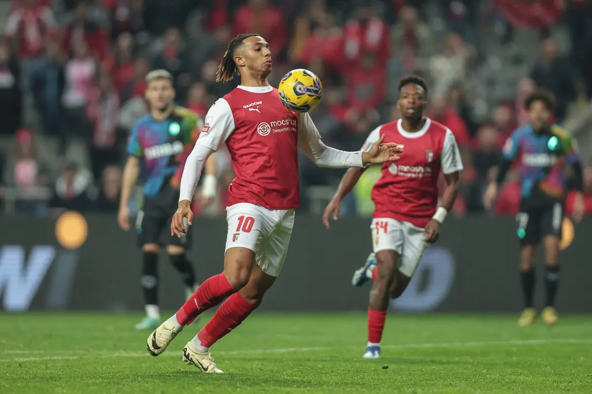 Ndour com a camisola do Braga (Créditos: Miguel Pereira/Global Imagens)