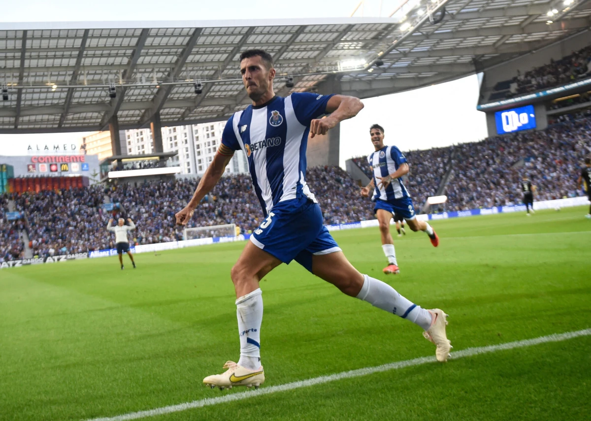 Marcano está lesionado e tem mais uma época de contrato (Créditos: AFP)