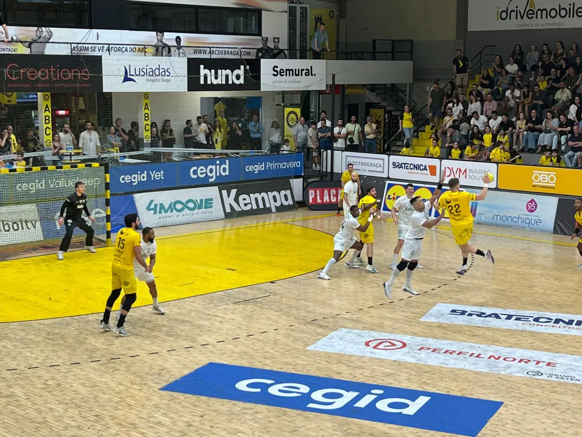 Imagem de contexto do artigo Andebol: Sporting abre fase final com 23ª vitória consecutiva